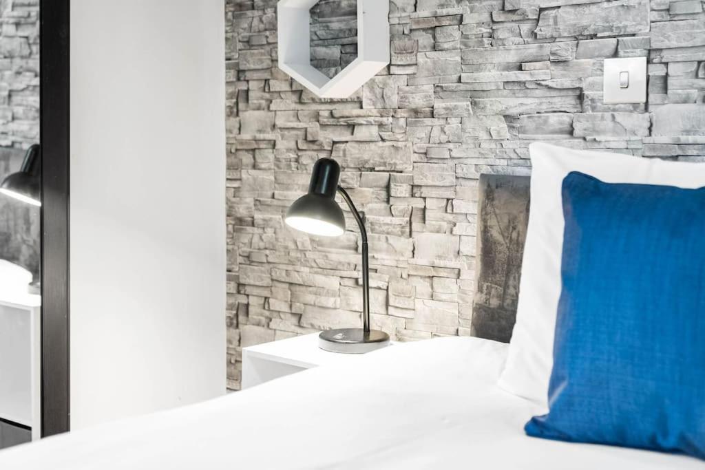 Funky Arcadian Centre Apartment By Azura Nights Birmingham Exterior foto